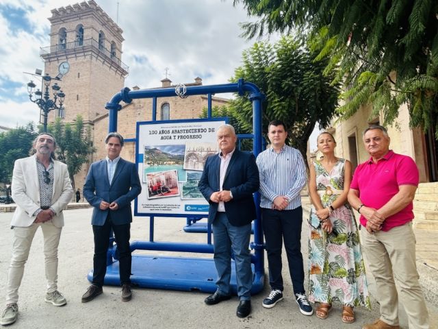La exposición fotográfica itinerante de la Mancomunidad de los Canales del Taibilla llega a Totana con motivo del centenario de este organismo público