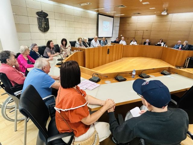 Totana conmemora el Día Internacional de las Personas Mayores con un sencillo acto