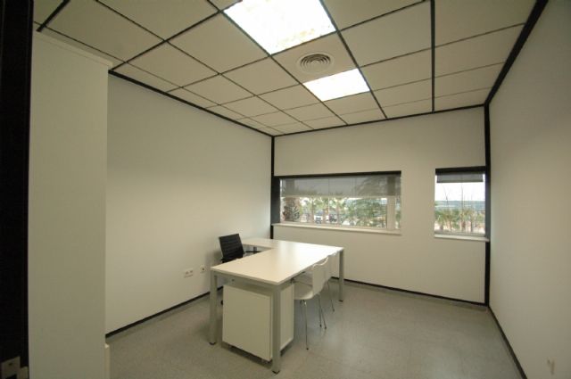 Quedan vacantes espacios a disposición de los emprendedores de Totana en las instalaciones del Vivero de Empresas