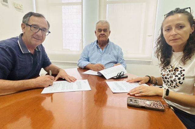 Suscriben un convenio de colaboración con la AAVV de Las Viñas Carivete para realizar acciones de dinamización y promoción social de esta pedanía