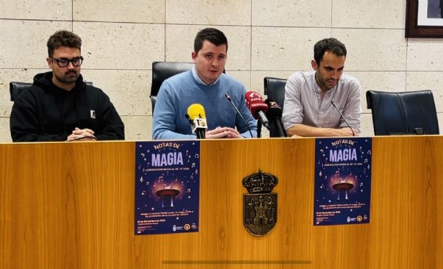 La Agrupación Musical de Totana celebra el espectáculo de magia y música “Notas de magia”
