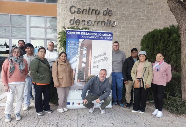 Once personas participan en el nuevo Curso de Capacitación para Tratamientos con Plaguicidas Fitosanitarios de Nivel Básico, impartido en el Centro de Desarrollo Local