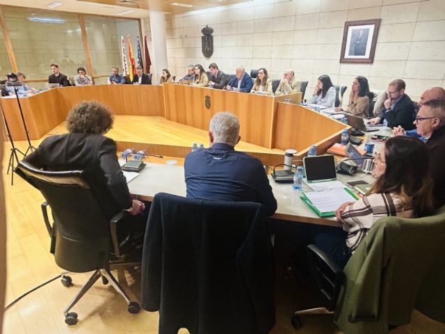 El Pleno da cuenta de las nuevas designaciones del Grupo Municipal VOX tras la renuncia al acta del concejal Marcos Cano