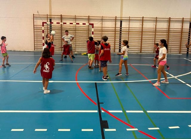 Cerca de 450 niños participan en los programas de conciliación de la vida familiar de las Escuelas de Verano y el Verano Polideportivo