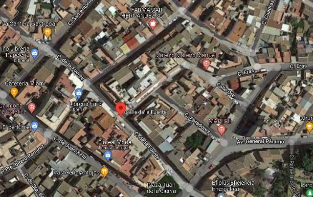 La acera de la calle la Fuente en su margen izquierdo se convertirá en un itinerario peatonal accesible gracias a una subvención