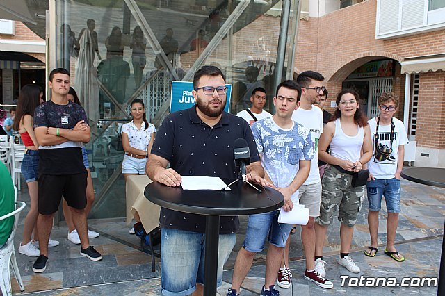 Se presenta la 'Plataforma Juventud Totana', coincidiendo con el Día Internacional de la Juventud