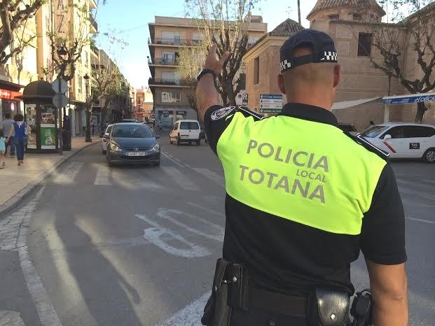 La Policía Local se une a la campaña de vigilancia de las condiciones de los vehículos