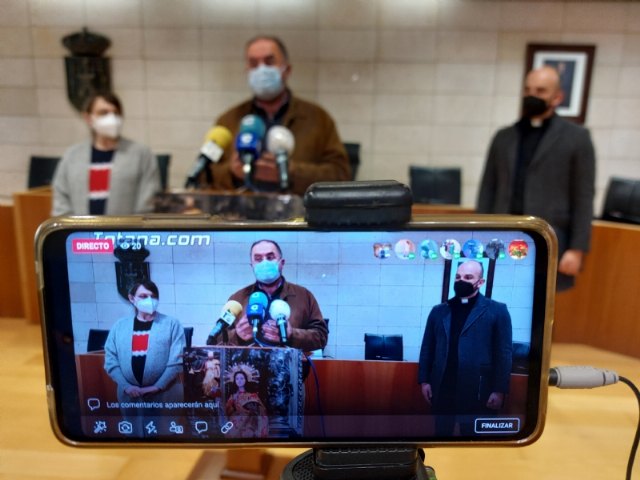 Se presenta el cartel y el programa de actos religiosos de las Fiestas Patronales de Santa Eulalia