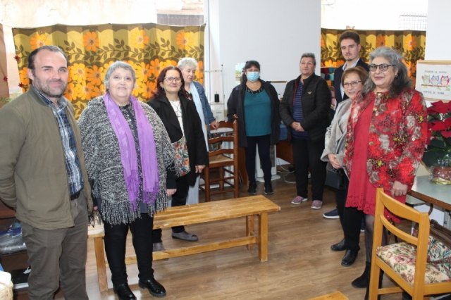 La Asociación de Mujeres Creativas de Totana promueve talleres y se convierte en un punto de orientación de mujeres con diferentes necesidades