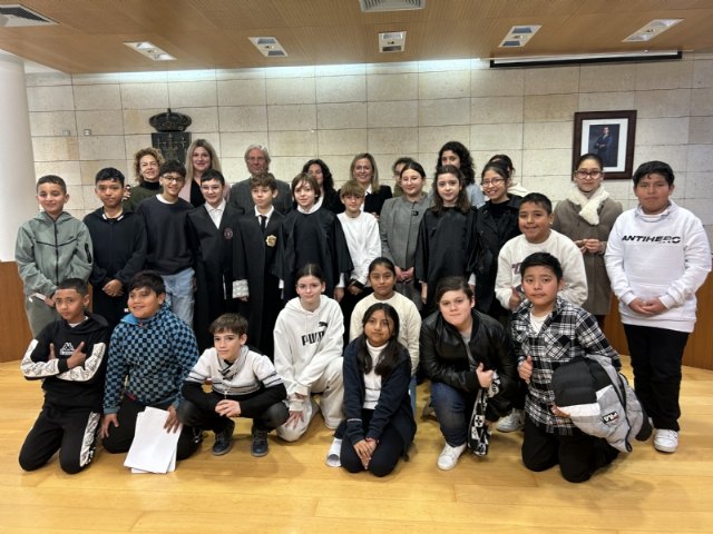 El CEIP Santa Eulalia simula la celebración de un juicio, como culminación a su participación en el programa “Educando en Justicia”