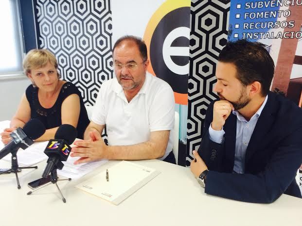 El Ayuntamiento y la Asociación de Jóvenes Empresarios 'Guadalentín Emprende' suscriben un convenio para promover la creación de empresas por parte de jóvenes en este municipio