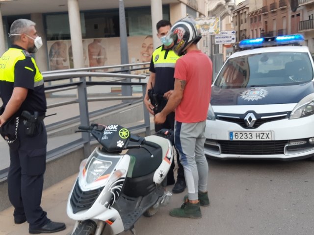 La Policía Local intensifica la vigilancia y sanción de infracciones relativas al incumplimiento de las condiciones técnicas de los vehículos, especialmente ciclomotores