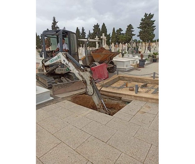 Comprobación del estado del terreno en el entorno de la 'Fosa de los Caídos'