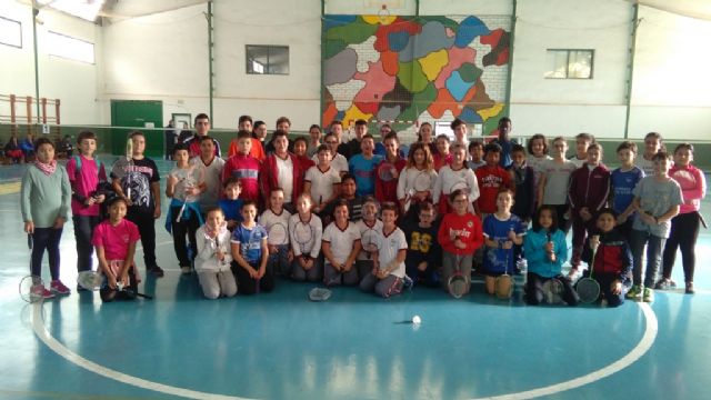 La Fase Local de Bádminton de Deporte Escolar contó con la participación de 55 escolares