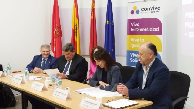 El concejal de Bienestar Social asiste a la evaluación del proyecto piloto '+ que Emple-A'