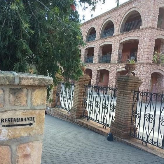 El plazo de presentación de ofertas para la gestión del hotel y casas rurales de La Santa finaliza el próximo seis de marzo