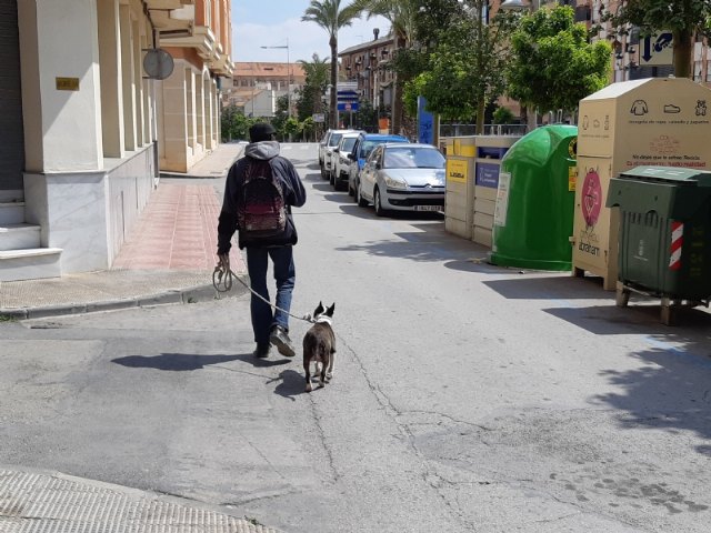 Aumentan de forma importante las heces de animales en las calles de Totana durante el confinamiento