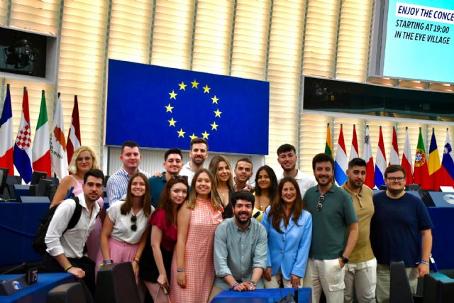 Jóvenes de NNGG de la Región alzan la voz en Estrasburgo para influir en las políticas europeas que les afectan