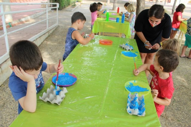 Unos 15 niños participan en el programa “Imperdible Concilia” que se celebra en el Centro Social del Tirol-Camilleri durante todo el verano