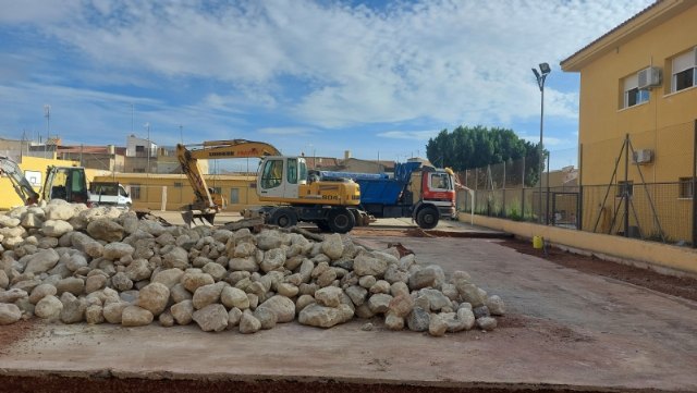 Comienzan esta semana las obras para cubrir la pista deportiva del CEIP Santiago, así como trabajos complementarios en el mismo centro de enseñanza