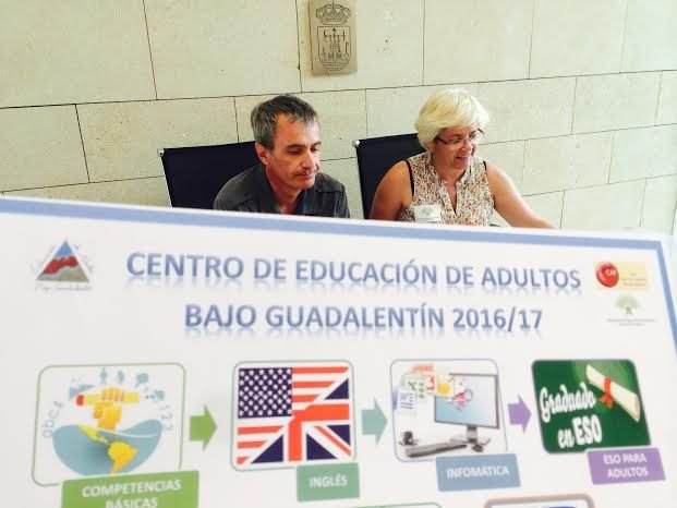 Se presenta la oferta formativa del Centro de Educación de Adultos 'Bajo Guadalentín' para el próximo curso 2016/2017