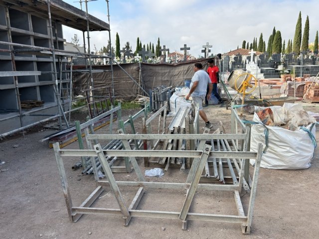 Entran en su recta final las obras de construcción de 120 nichos y 24 fosas en el Cementerio Municipal