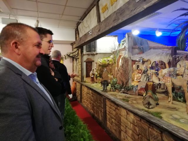Se inaugura el Belén Municipal “Muestra de Arte Belenista”, que ha confeccionado el maestro Francisco Javier Carrillo
