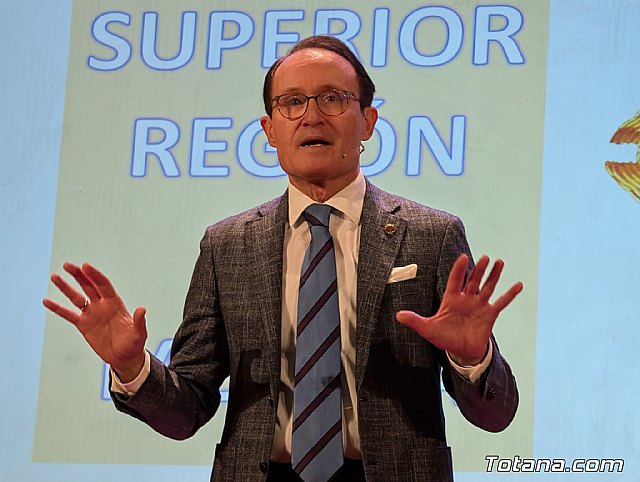 El Fiscal Superior de la Región de Murcia imparte una charla en el marco del programa “Educando en Justicia”