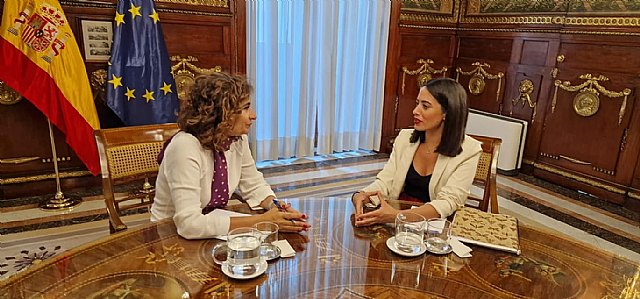 Isa Molino se reunió con la Ministra de Hacienda para trasladarle la situación económica de Totana