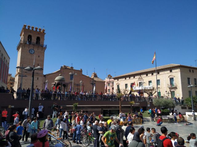 El Día de la Bicicleta reúne a unos 350 participantes