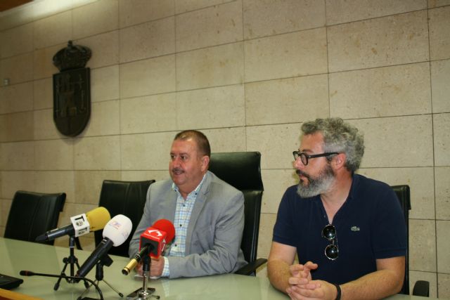 El alcalde anuncia que el Consistorio acudirá a los Tribunales de Justicia para denunciar la modificación del trazado del AVE propuesto por Adif, siguiendo el mandato unánime del pleno