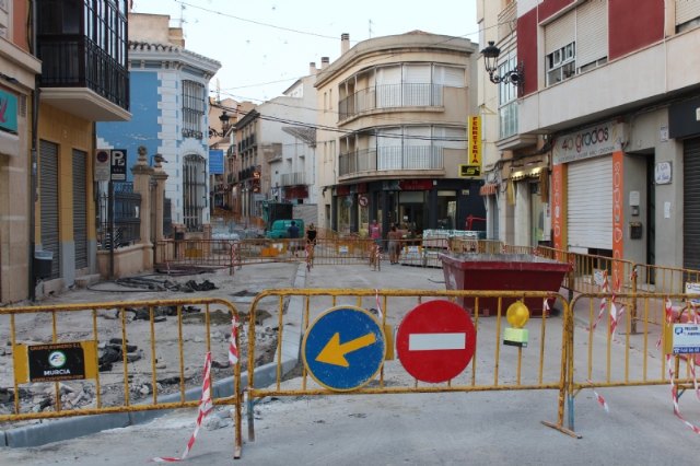 Amplían el plazo de ejecución de las obras de adecuación de espacios comerciales en calles Puente y San Antonio hasta el próximo 29 de julio