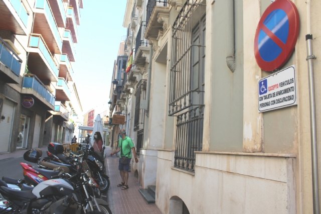 La Policía Local mantiene la campaña de vigilancia de los estacionamientos indebidos