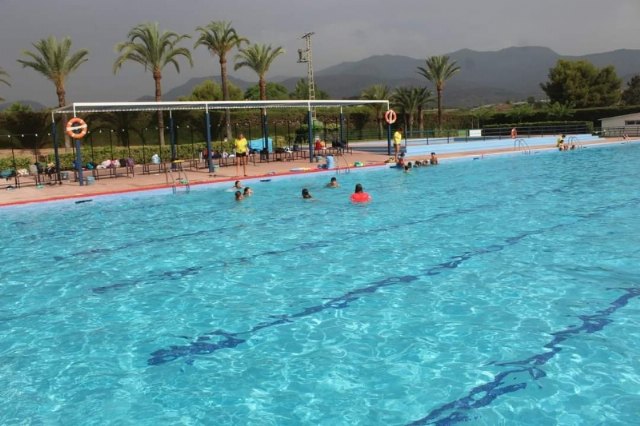 Más de 10.500 usuarios han utilizado las piscinas municipales de Totana durante este pasado verano