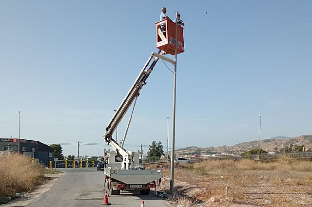 El alcalde sale al paso de la denuncia sobre la falta de alumbrado público en el camino de los Sifones
