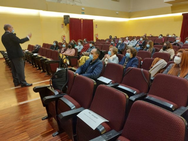 Gran aceptación de las sesiones organizadas dentro de la actividad divulgativa “Prevención del estrés para el bienestar. Técnicas de supervivencia para la vida cotidiana”