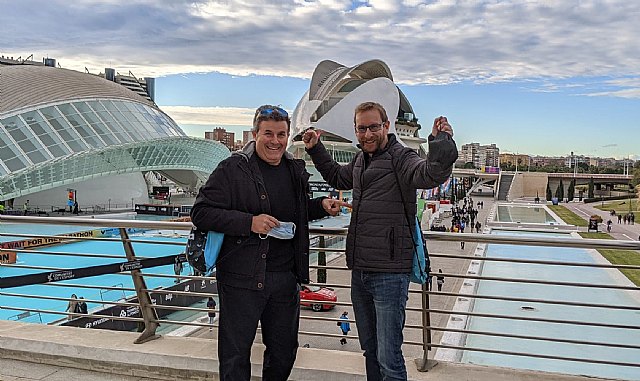 Los atletas del CAT Carlos Ballester y Juan José Robles participaron en el Maratón Internacional Ciudad de Valencia