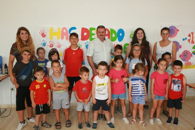 Un total de 13 niños participan en la Escuela de Verano 'Imperdible en Vacaciones' que organiza en el Local Social del barrio Tirol-Camilleri, por vez primera, la Asociación 'Imperdible Social'