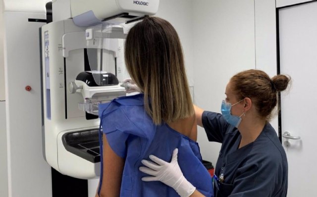Salud incorpora a las mujeres de entre 47 y 50 años de Totana al plan de prevención de cáncer de mama, junto con otros 24 municipios de la Región