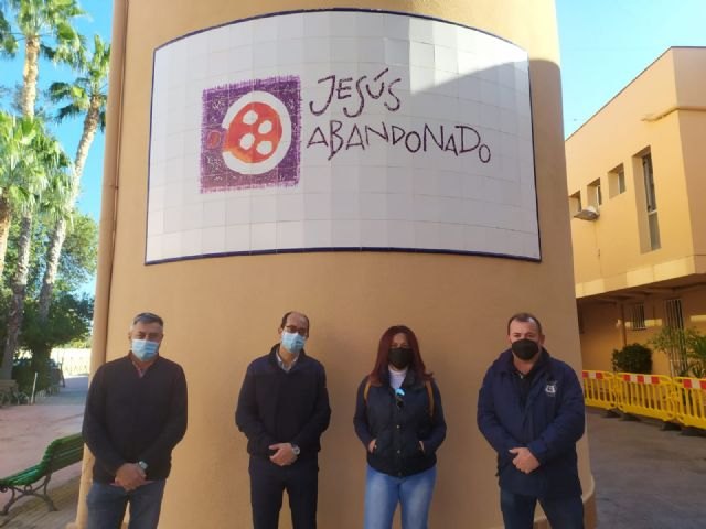 La Hermandad de la Verónica entrega las aportaciones de su Belén Solidario