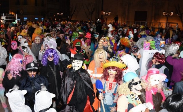 Mañana se celebra la Concentración de Máscaras en la plaza de la Constitución para ir en pasacalles hasta el Raso de la Maderera