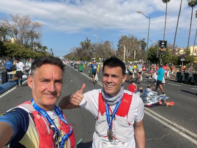 El Club Atletismo Totana estuvo presente en el Maratón de Sevilla