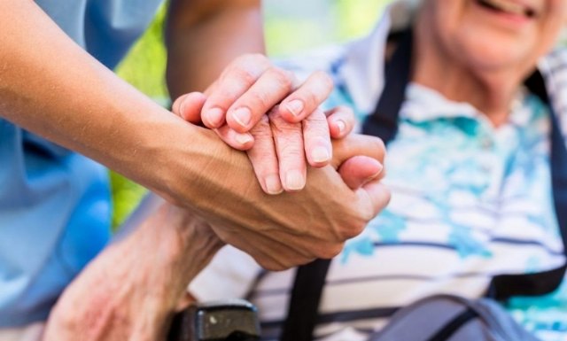 Suscriben el convenio de colaboración con el IMAS para el mantenimiento del Servicio de Ayuda a Domicilio hasta el año 2026