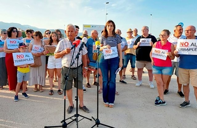 La Plataforma mantiene la esperanza: los vecinos exigen reunión urgente y la eliminación total del terraplén