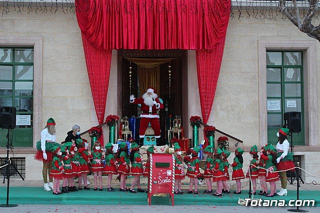 Papá Noel visitó Totana para recoger las cartas de los niños y niñas de la localidad