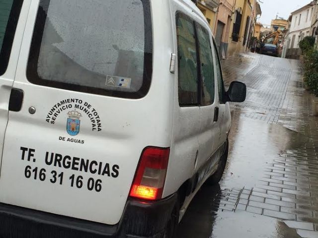 Una avería en una tubería del agua en la calle San Ramón va a provocar el corte en el suministro durante varias horas