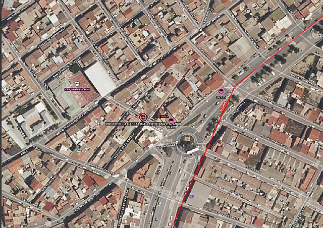 Incendio en un bajo comercial en Totana