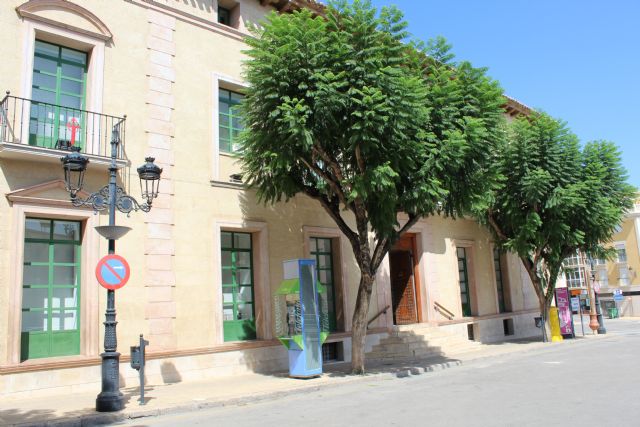 La fachada del edificio principal del Ayuntamiento se iluminará el 1 de octubre de color verde en homenaje a las personas que padecen artritis reumatoide