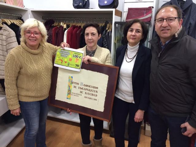 'Euforia' gana el II Concurso de Escaparatismo de Totana, organizado por la Concejalía de Cultura para dinamizar y fomentar las compras navideñas