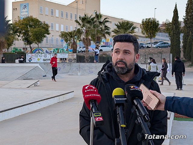 “Ministros del Aire” y usuarios del Skate Park de Totana denuncian el abandono de las instalaciones tras las lluvias